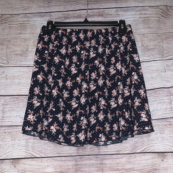 Dresses & Skirts - 🌷4/$20 SALE Navy Flowy Skirt